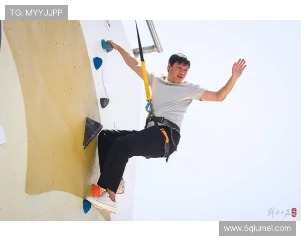 成都攀岩队在滑板精英赛中以51分稳居积分榜首位