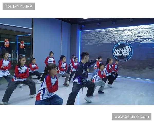 成都街舞队团队协作的独特魅力与表现力深度解析